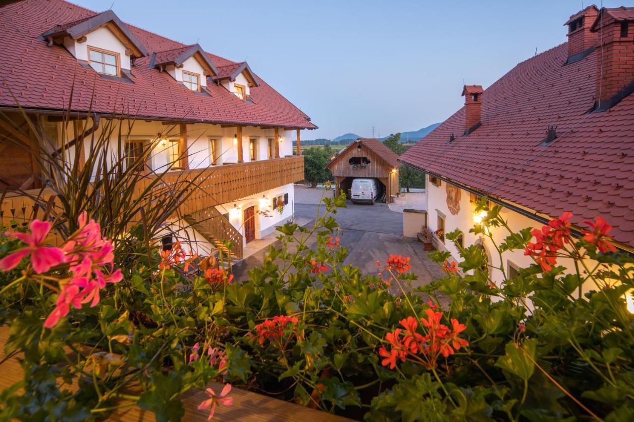 Apartments Tourist Farm Matijovc Naklo Exteriör bild